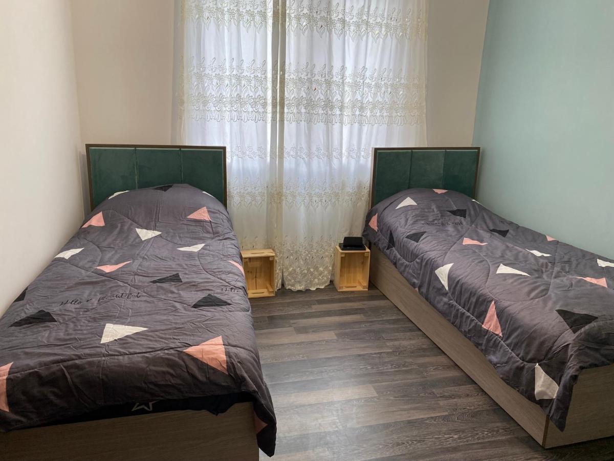 Lovely 2-Bedroom Apartment Near Ayb School ดีลีจาน ภายนอก รูปภาพ